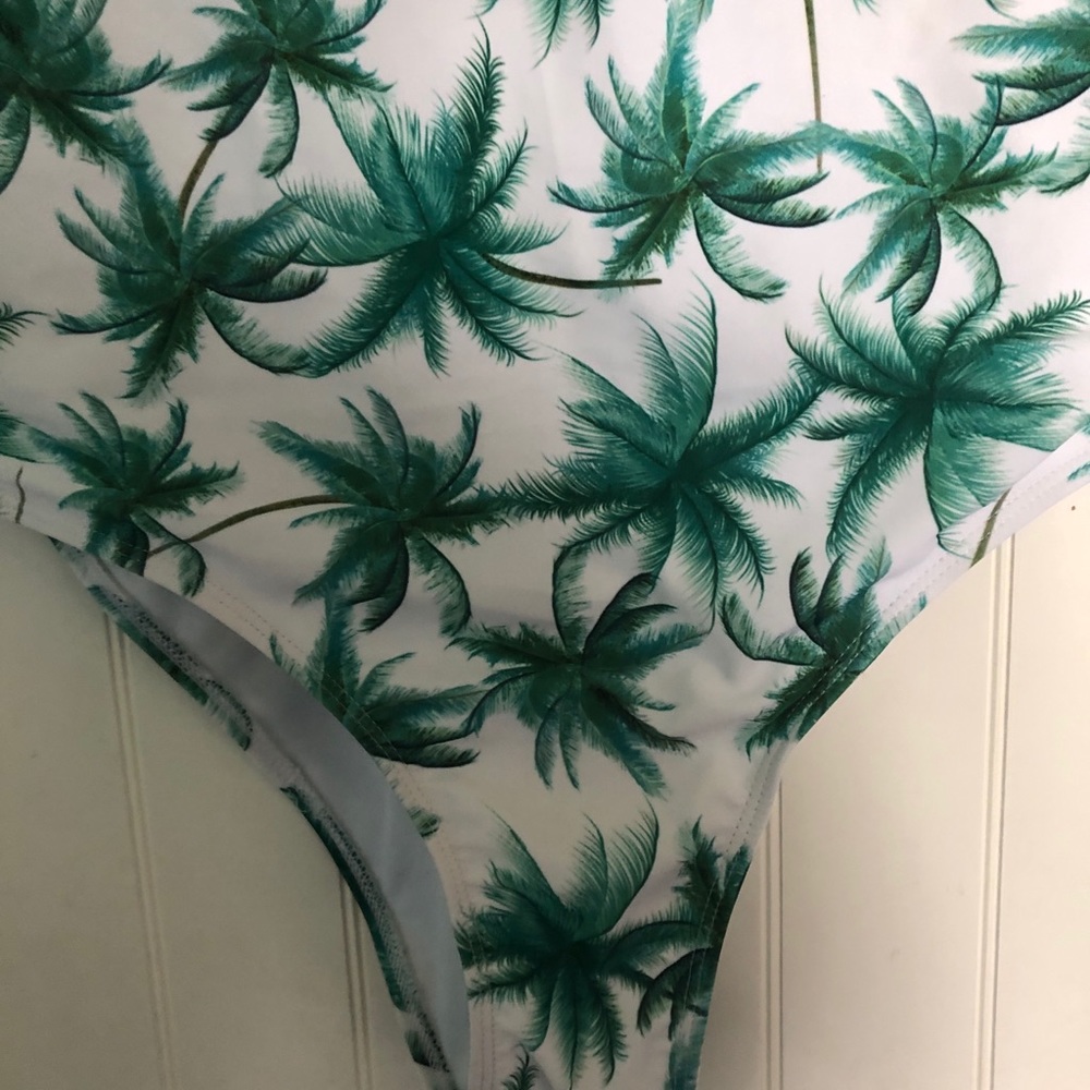 Bathing suit - Picture 2 of 4